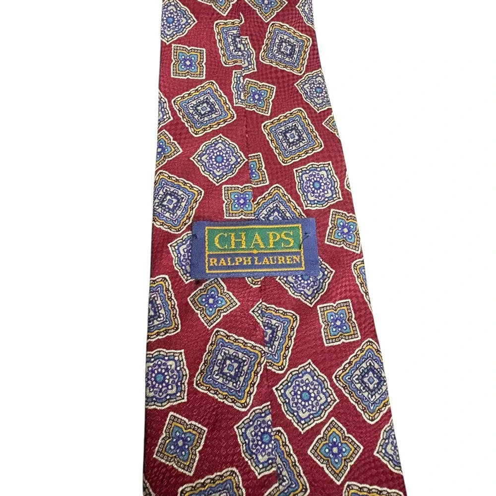 Chaps Ralph Lauren Silk Tie‎ Red Blue Medallion Geometric 58x3.75 USA